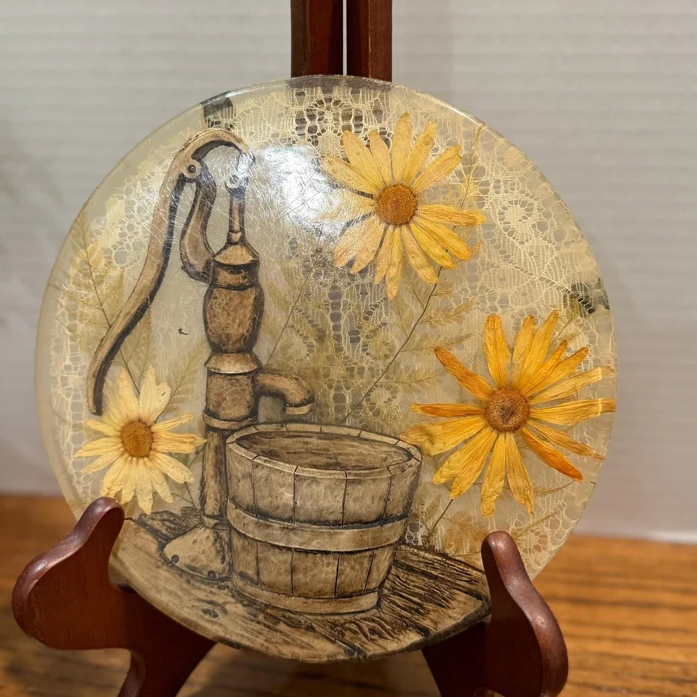 Vintage Lucite Resin‎ Trivet Hand Painted Water Pump Daisies Cottagecore 8